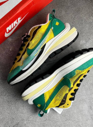 Кроссовки Nike Sacai Vaporwaffle Tour Yellow Stadium Green живое фото 1